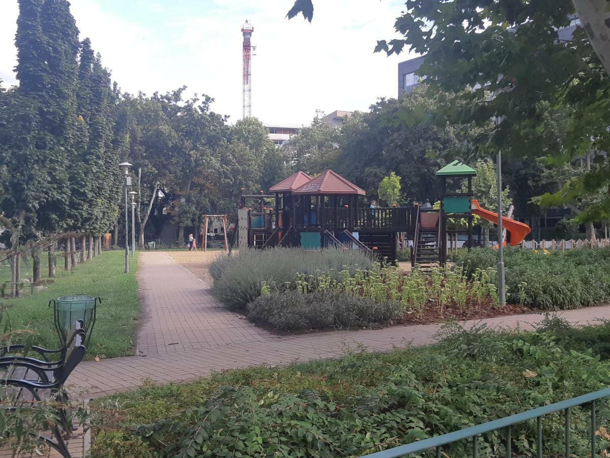 2 Bedroom Near Heroes Square Appartement