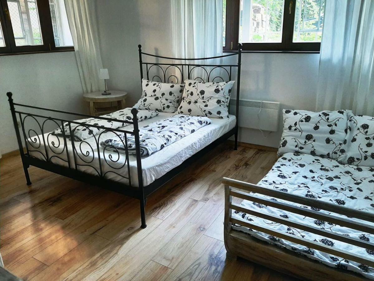 2 Bedroom Near Heroes Square Appartamento *