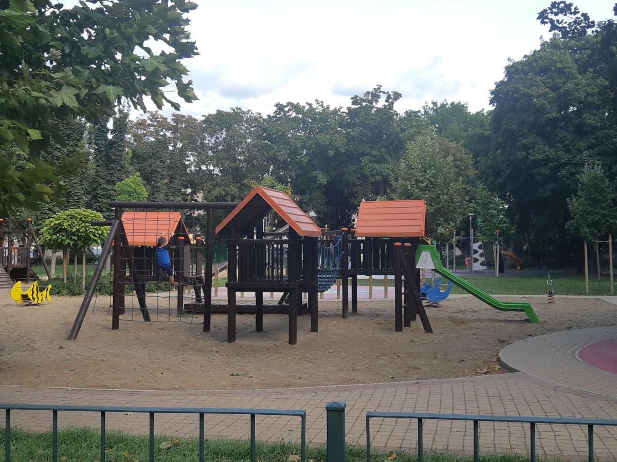 2 Bedroom Near Heroes Square Budapeste