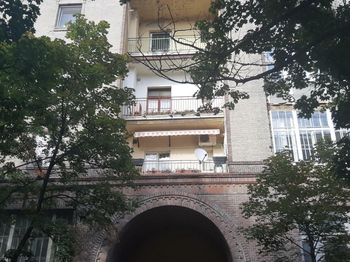 2 Bedroom Near Heroes Square * Budapeste