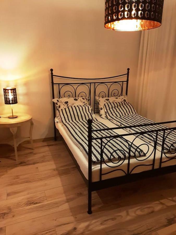 Apartamento 2 Bedroom Near Heroes Square *